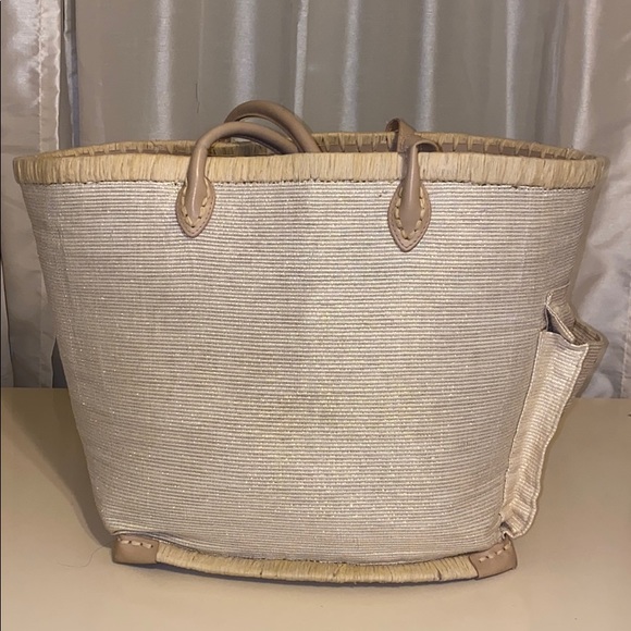 flora bella beach bolsa